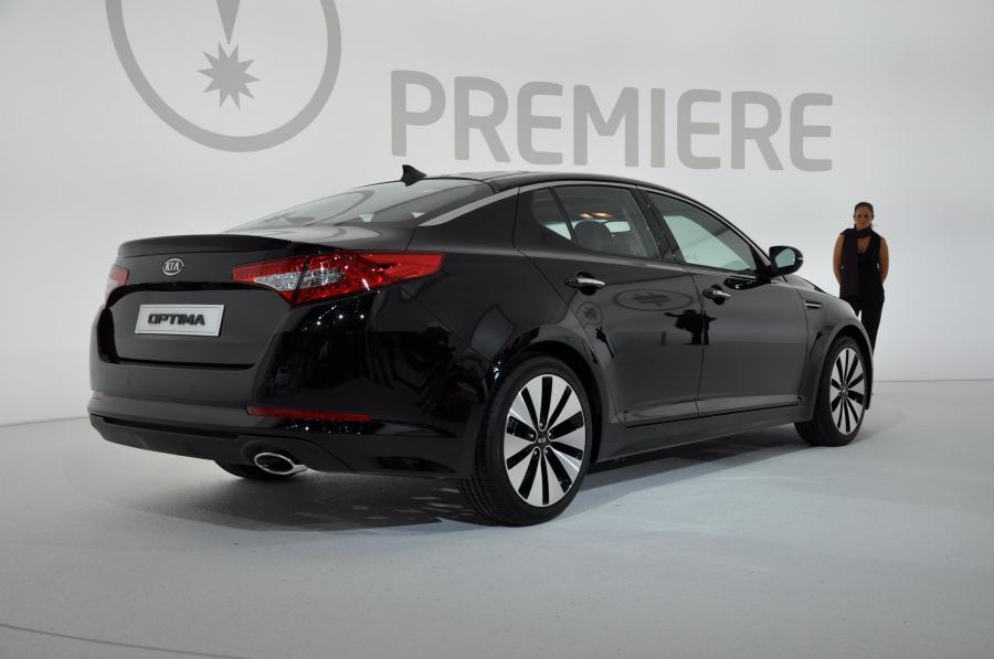  Kia Optima 2011 года  (фото 16 из 69)